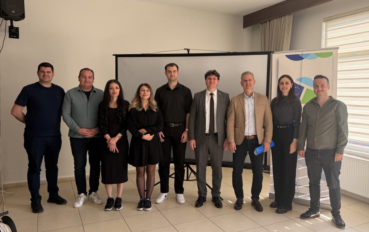 trakyakent's tweet photo. Trakya Belediyeler Birliği eğitim takvimi kapsamında; Süleymanpaşa Belediyesi personeline yönelik olarak hazırlanan “Resmi Yazışmalarda Uygulanacak Usul ve Esaslar Eğitimi” başarıyla tamamlandı.

Eğitime katılım sağlayan personelimize teşekkür ederiz.🤝🌿

#ResmiYazışmaKuralları https://t.co/LRO4bM43rm