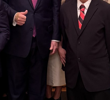 CitizenGill's tweet photo. @MargoMartin47 His hands really are tiny little doll hands https://t.co/gZYOzoqhOV