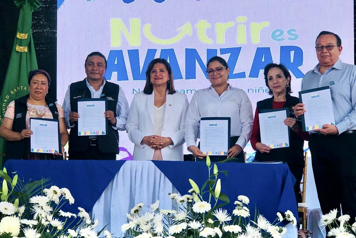 SECCATID's tweet photo. #SECCATID junto a la Vicepresidenta de la República Dra. Karin Herrera y a la Municipalidad de Santa Lucía Cotzumalguapa, participa del lanzamiento de la iniciativa “Nutrir es Avanzar” 🧵 https://t.co/fY0t2yToib
