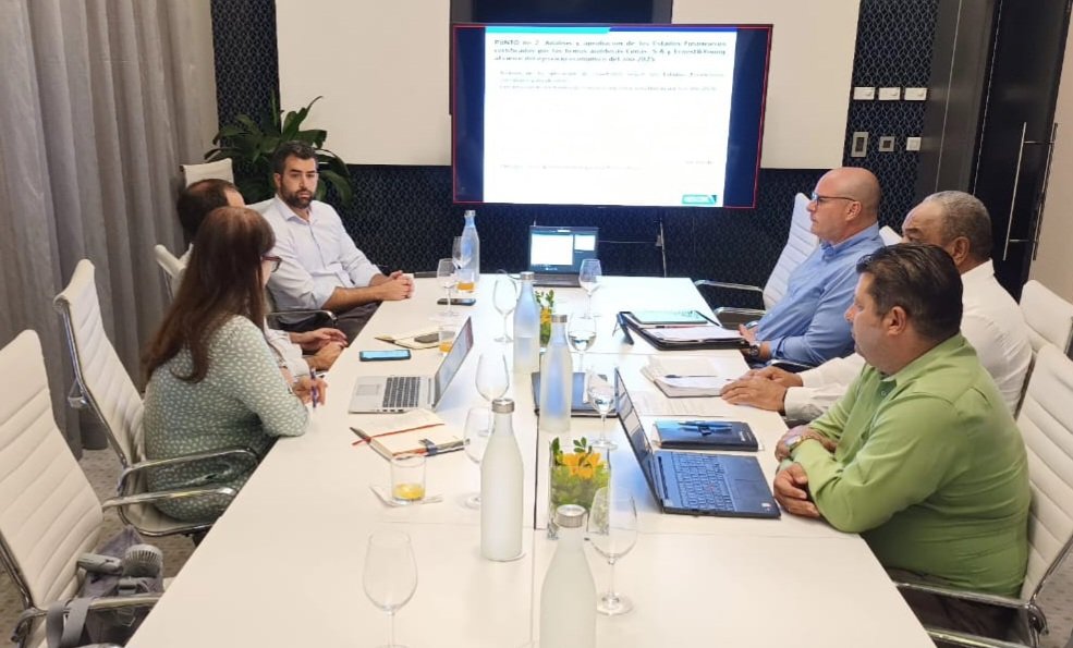 En Junta de Directores de Nescor S.A. analizamos las proyecciones de la empresa frente a los retos actuales, reafirmando el compromiso con la eficiencia y el aporte a la inversión extranjera en #Cuba.
#CubaNoEstáSola 
#CoralsaCuba