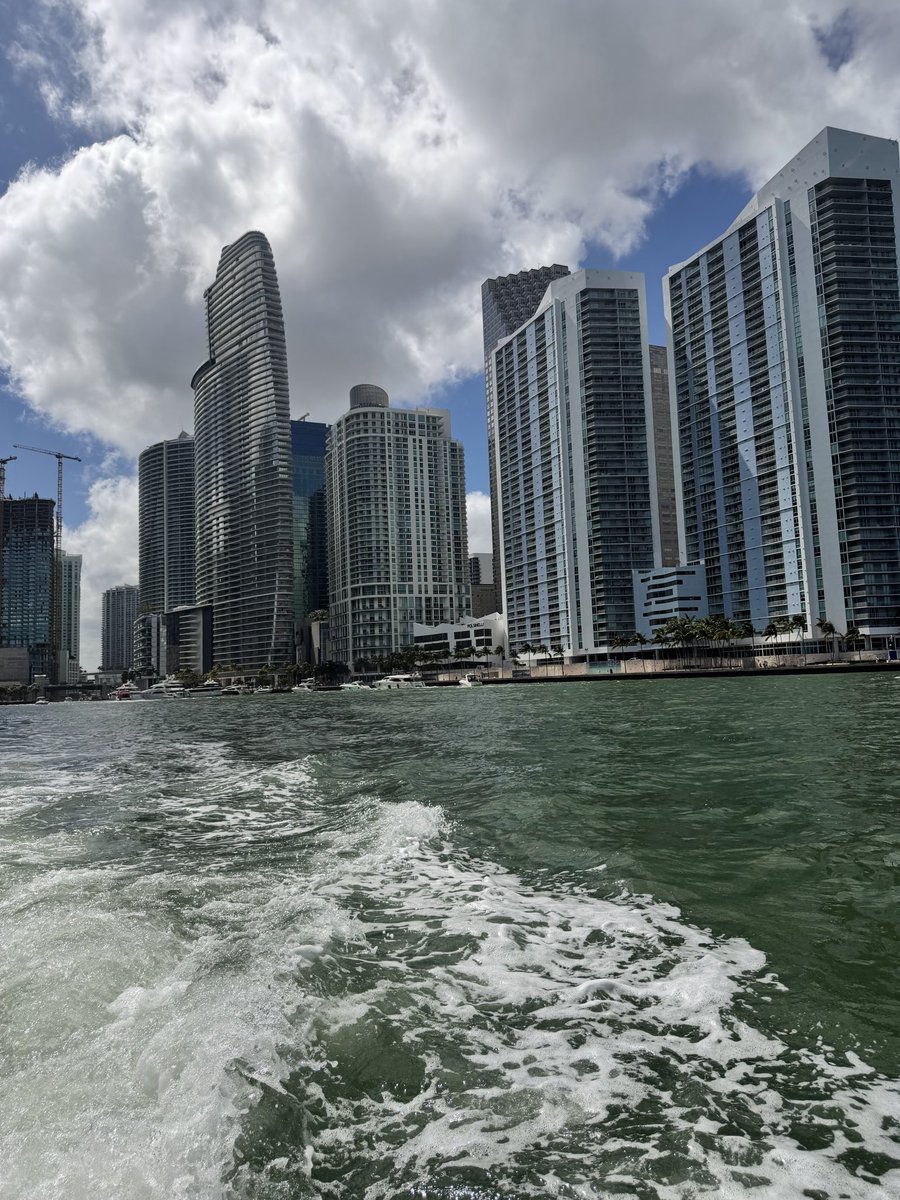 stay on his mind with my sweet face ☺️