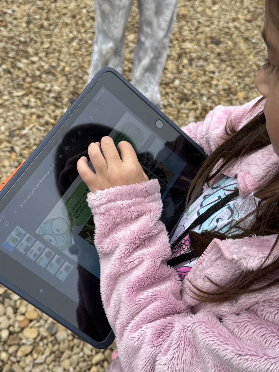 mcdonaldinstem's tweet image. 🌍 Earth Day + #Keynote + @Seesaw = Magic!

Our K-4 @MSTMAGNET students went on a scavenger hunt to explore our planet.
📸 Interactive Frames 
🖊️ Markup &amp;amp; Annotation 
🎙️ Audio Recording

Multimodal learning at its finest! 🙌
#AppleEducationCommunity #RISDBeTheONE