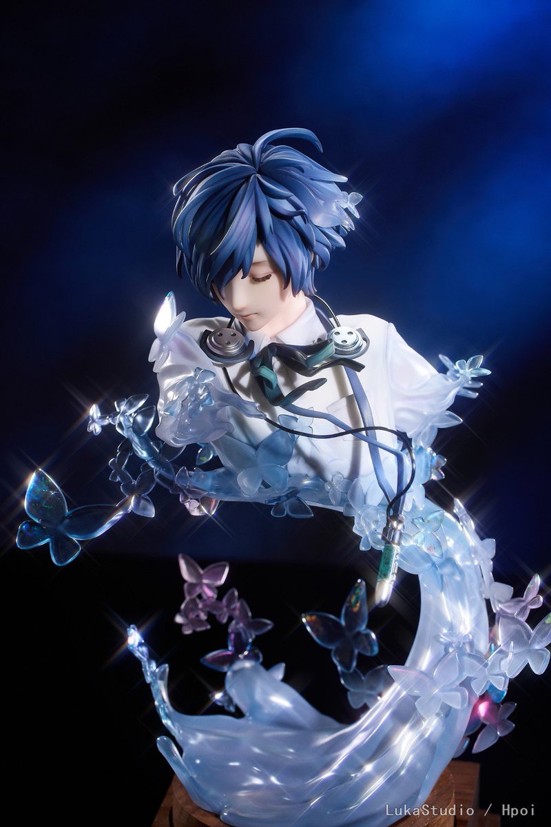 this makoto yuki figure is so beautiful wow