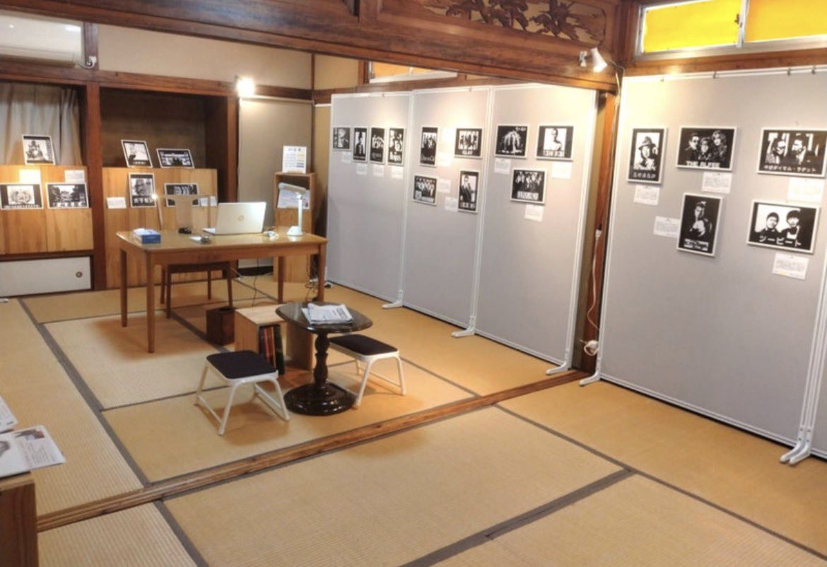 【 #柳家一琴今日の予定 】

#切り絵展初日 

本日から国立ギャラリービブリオさんで、柳家一琴切り絵展「切って候Ⅲ」が始まります。初日の今日は雨の予報となっておりますが、国立駅から近いのでどうか遊びにいらしてくださいませ。

ギャラリーは11時～19時まで。