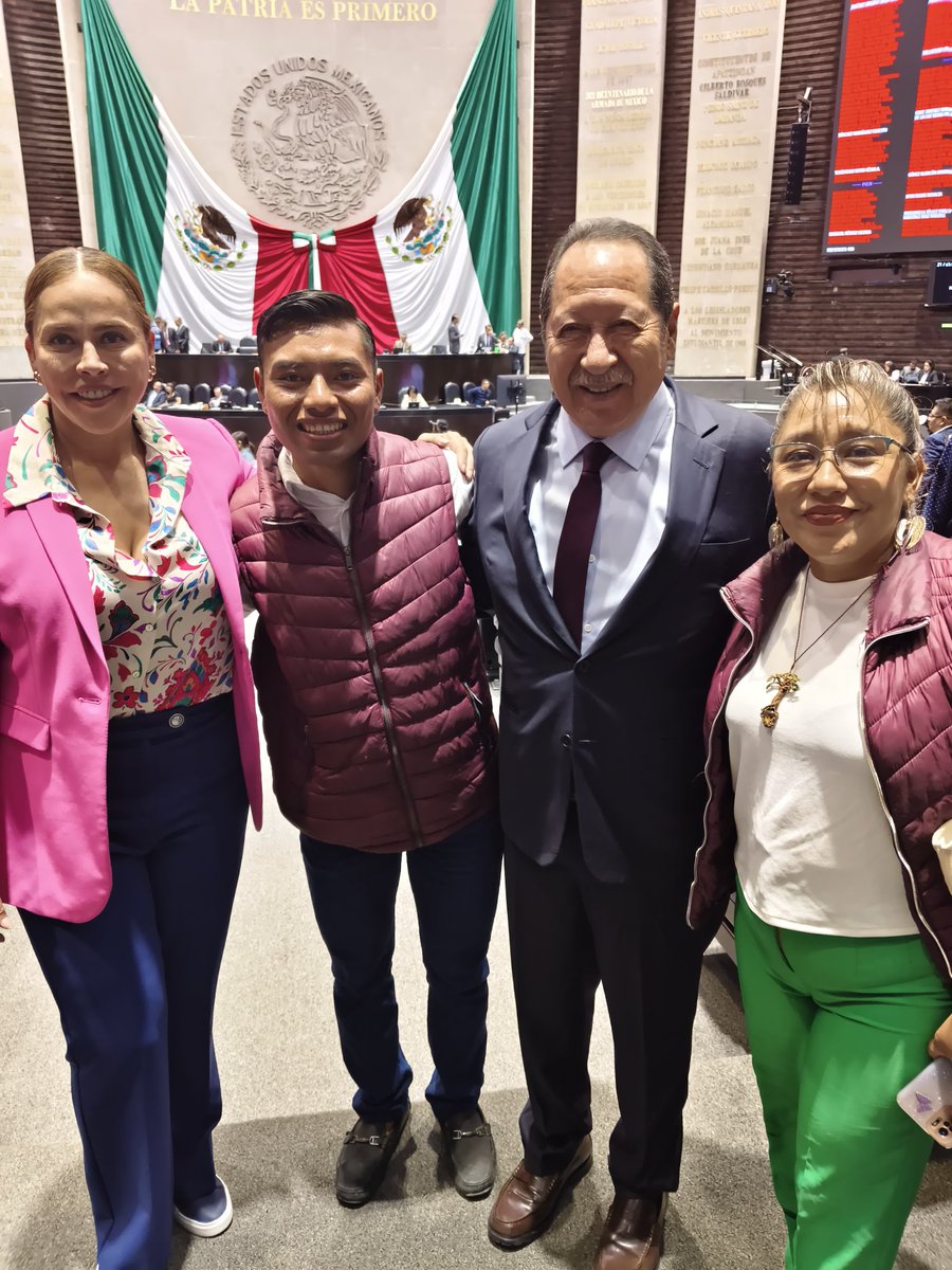 FelipeHdezEmig's tweet photo. Asistimos en el Pleno de la Cámara de Diputados en dónde se aprobó el dictamen con el proyecto de decreto por el que se reforman y adicionan diversas disposiciones de la Ley General de Turismo, en materia de turismo accesible.

Región Montaña de Guerrero presente. 🤝 https://t.co/WChddFxBmJ