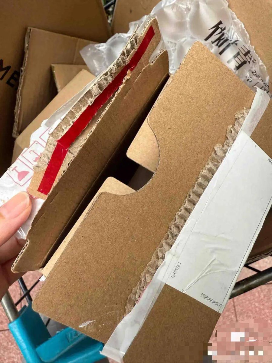 terk1980's tweet image. Unboxed my package!  Fresh finds inside—can’t wait to test these out. What’s your latest unboxing win #Unboxing #ShoppingHaul