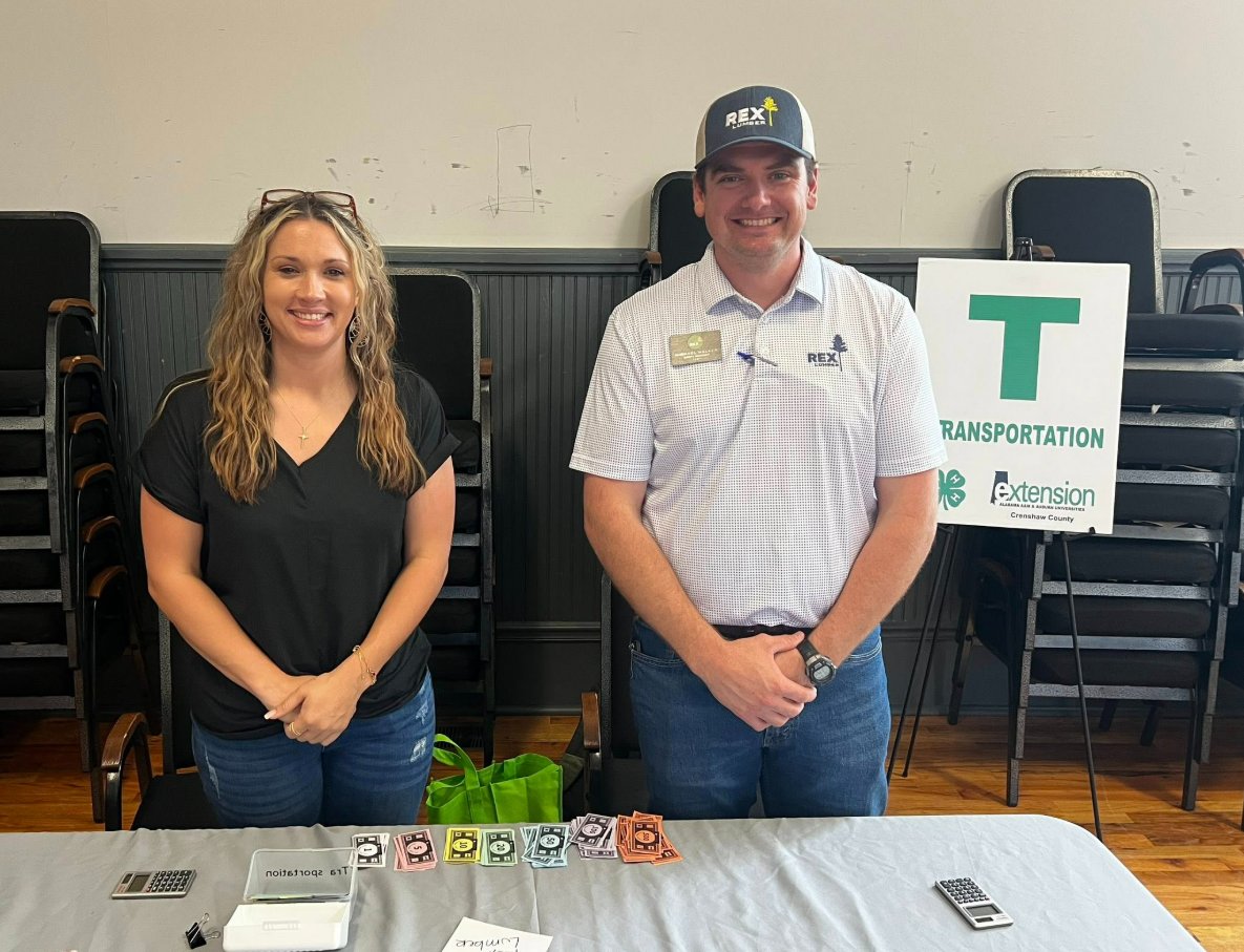 RexLumberMill's tweet image. Big decisions start before graduation.

Luverne High School students stepped into #realworld #Budgeting  through the “Your Money, Your Life” simulation.

EHS Manager Michael Walker and HR Manager Amber Chambers were proud to represent #rexlumbertroy.