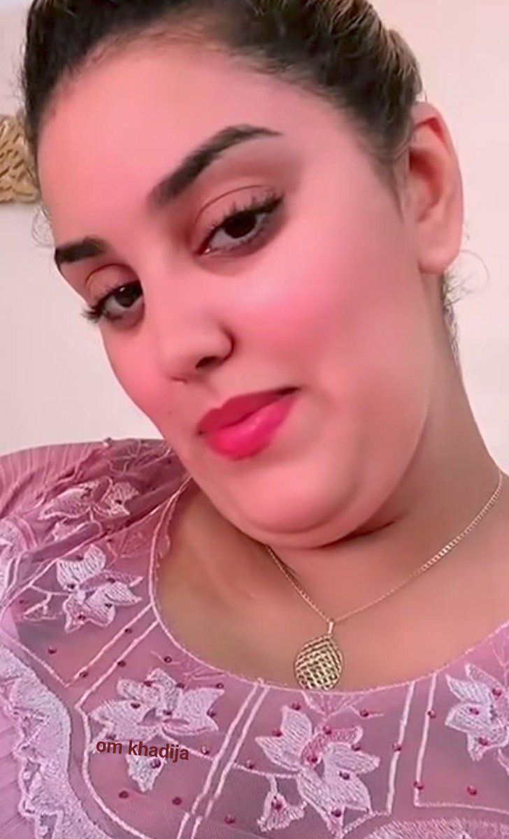 ام مينا tweet media