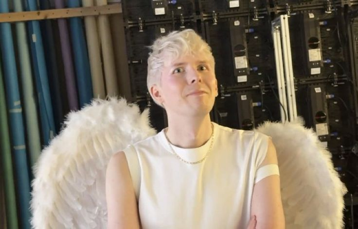 olive ≽ • ≼ tweet media