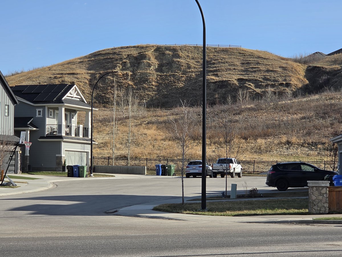 WalkingCalgary's tweet image. Here’s a glimpse of the sights we enjoyed during today’s walk in #Cranston

#Calgary  #yyc