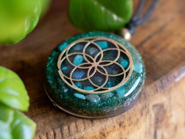 Arteorgones's tweet image. Orgone Necklace Seed of Life Healing Crystals #spiritually  Protection SBB Coil Copper Stone, Orgonite Pendant Turquoise, Moonstone Rose Quartz, Yoga, Reiki, Handmade, Arte Orgones Design a.co/d/0fLaHZKS #Amazon a través de @Amazon