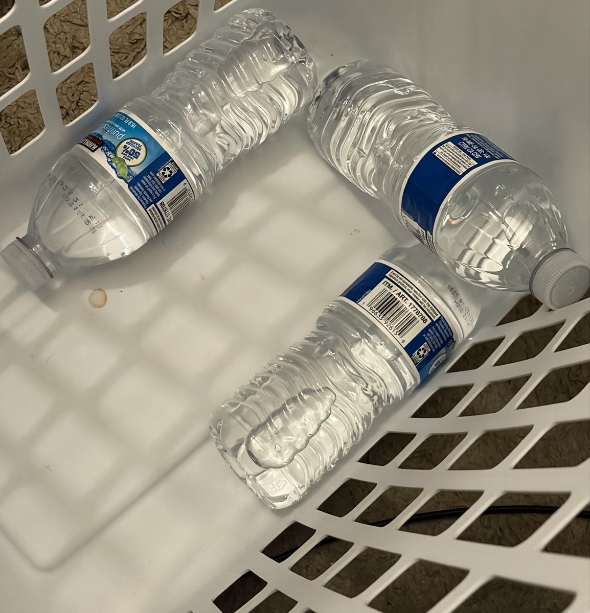 meglime11's tweet image. I hid my water at the bottom of my clean laundry so I had to fold it if I wanted to drink anything #lifehack