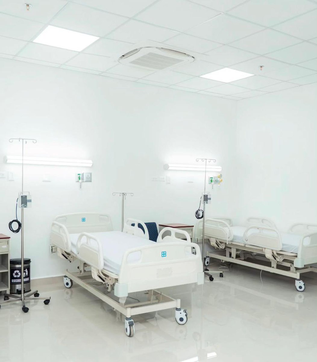 OctaJPP's tweet photo. HOSPITAL SATUYE - ROATAN 🏥🇭🇳 

En funcionamiento desde el 11 de septiembre 2025 
Diseño, construcción y en operación en periodo @XiomaraCastroZ https://t.co/Lq9NpTp4A4