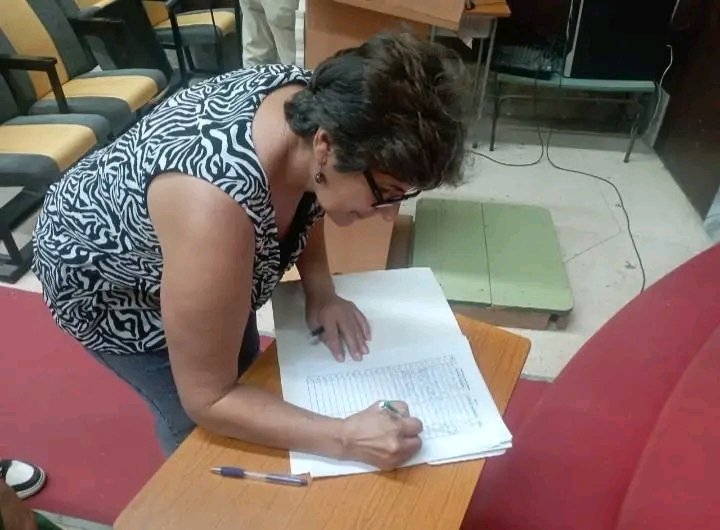 Los trabajadores y estudiantes de la <a href="/FacEstHab/">Facultad de Estomatología de la Habana</a>  sumadod al Movimiento convocado #MiFirmaPorLaPatria reafirmando el compromiso con la #Revolución.

#LaPatriaSeDefiende #LaHabanaViveEnMí
#UCMH