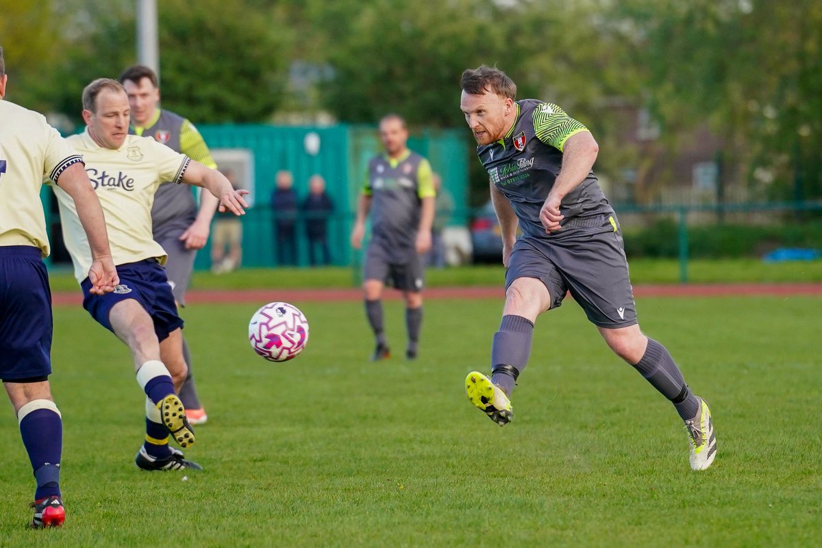 NickGerrard's tweet photo. Couple of sets from Remyca Vets v St Ally’s Vets in Izingari League Cup Final @remycautd @RemycaVets 2/2 https://t.co/3BBtwIlUSS