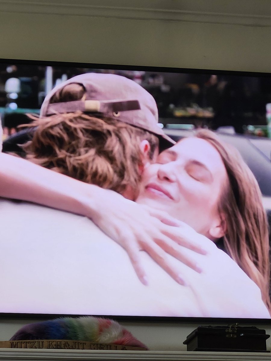 Way too long of an embrace for no "overlap" #summerhouse #scamanda #bravo