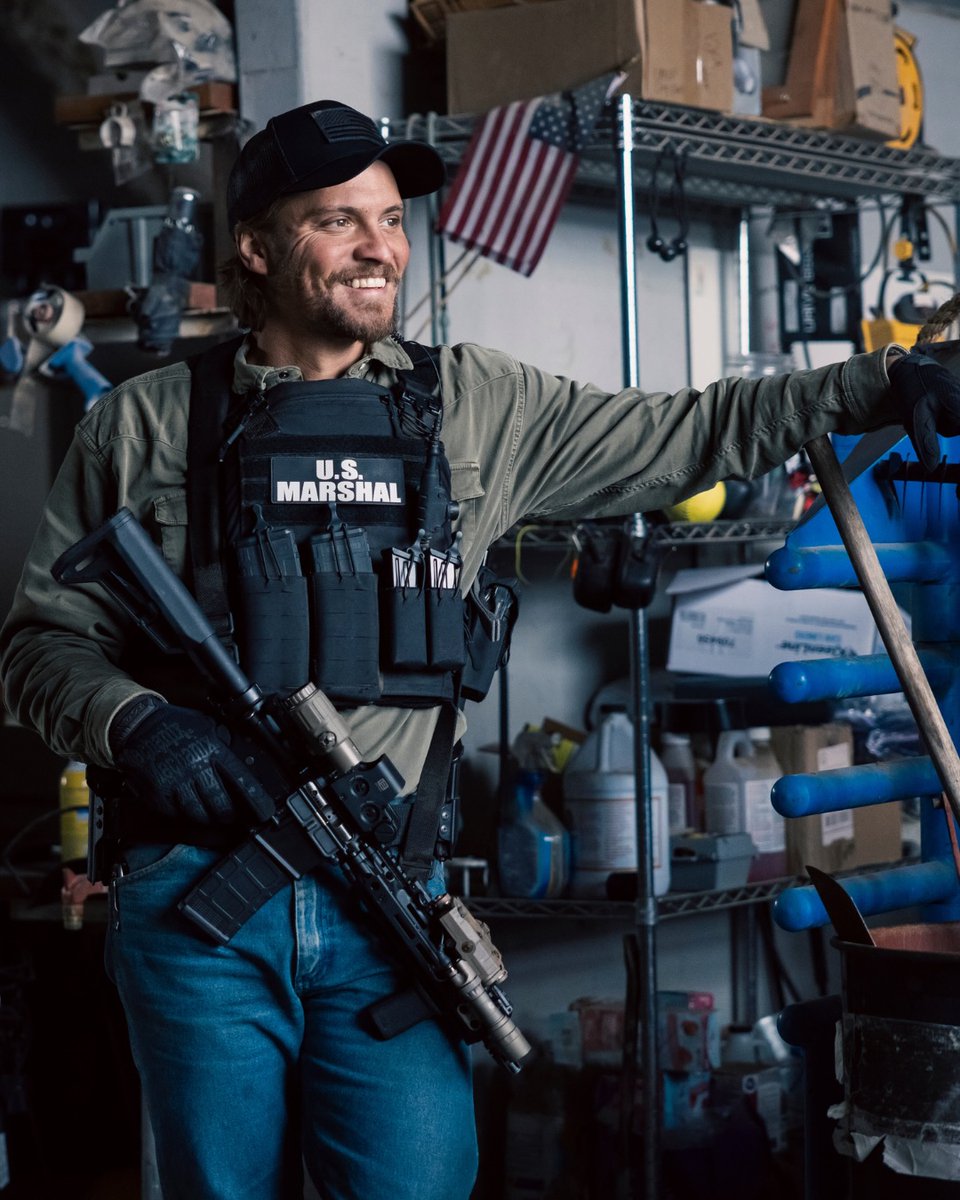 paramountplusbr's tweet image. feriadão acabou /// tem mais um semana que vem!!!111!!1 🙌 🎆

#Marshals #Yellowstone #Bastidores #SetLife #Series #YellowstoneUniverse