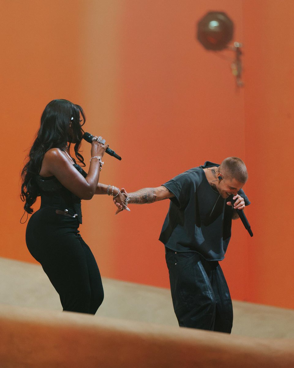 Justin Bieber tweet media