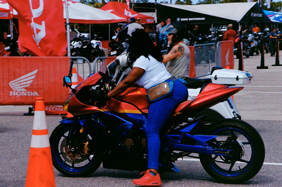 Nikon F4 // Kodak Proimage 100