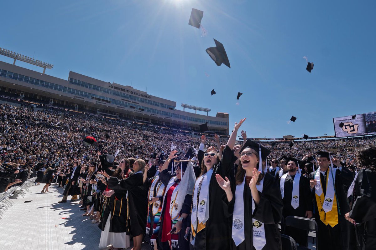 GradBuffs's tweet photo. From the Dean: Congratulations to everyone on a job well done! 🎉 The Graduate School at CU Boulder would not be what it is without your tireless work and dedication. Link for the full message: https://t.co/ZhLSVyNao5 https://t.co/47TRSWdQyo