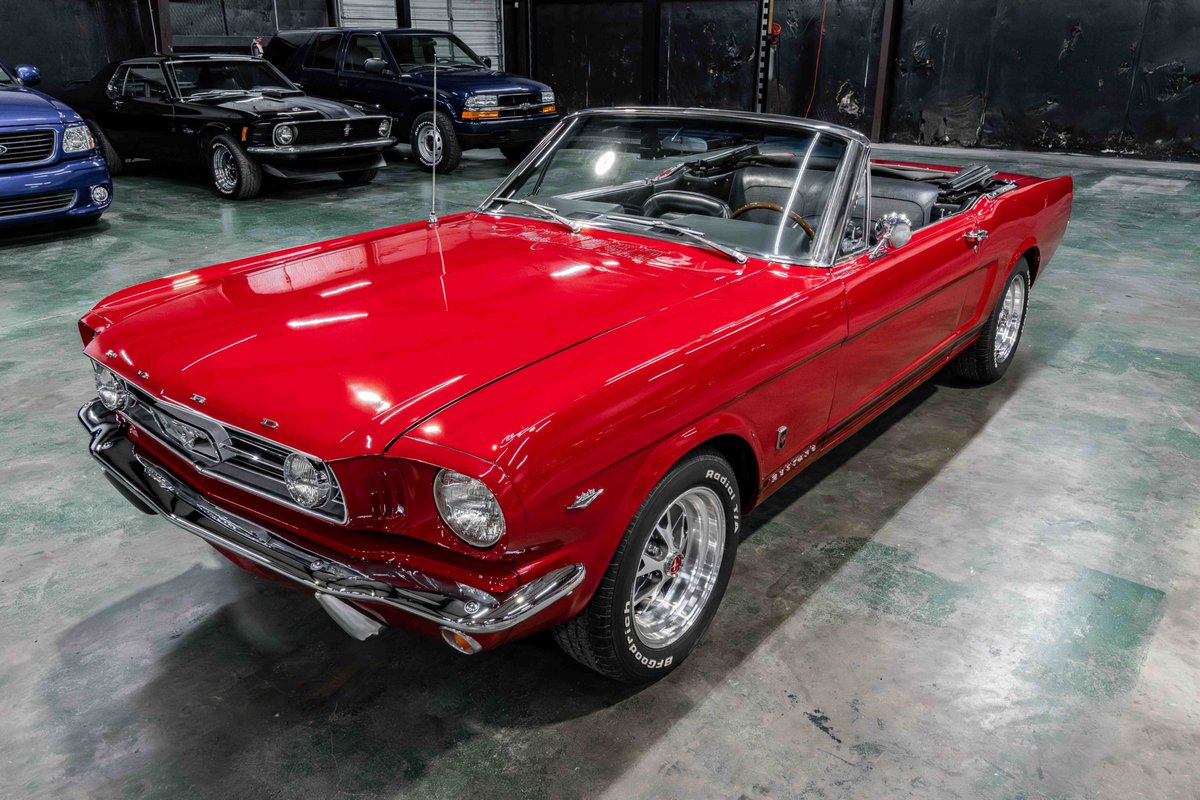 PCClassicCars's tweet image. 1966 Ford Mustang Convertible For Sale 302 - Auto - AC - See More: pcclassiccars.com/inventory/6R08… #ClassicCars #ForSale