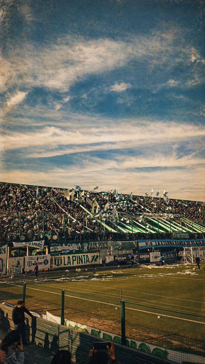 EuroTrueno's tweet image. Un vicio esto del filtro de Instagram, les dejo unos fondos de pantalla.

Hay dos fotos que no son mías, solo las edité.