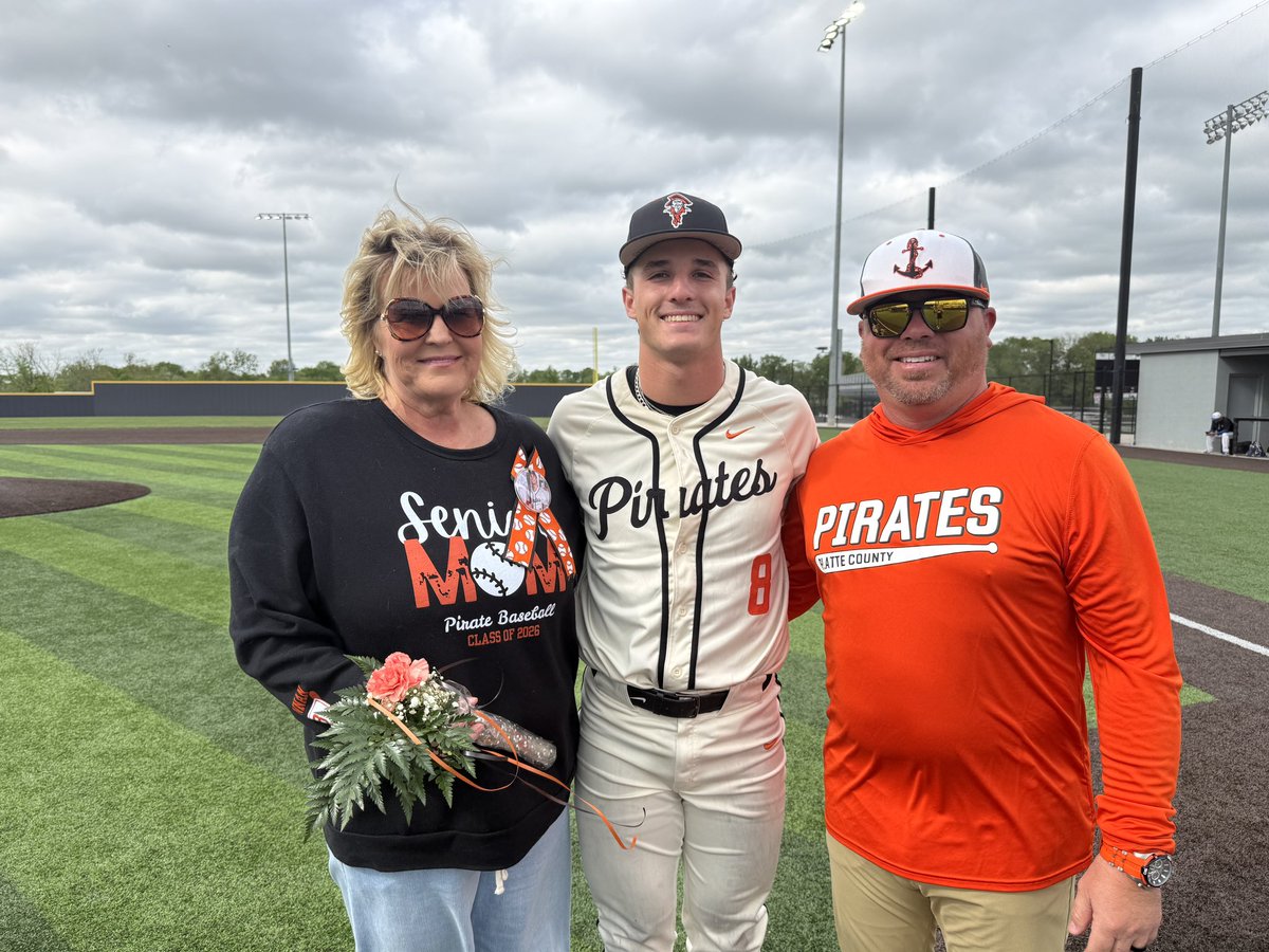 PCHSAthletics1's tweet photo. Congratulations to all the @Piratebaseball seniors! Thank you for all your hard work and dedication. #oapaap https://t.co/7itX81NDrR