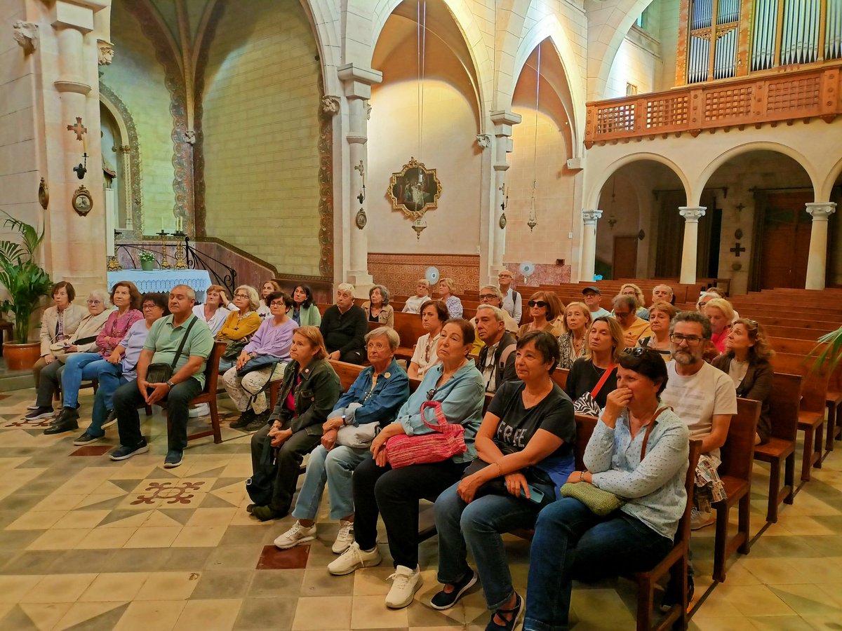 ocbpalma's tweet image. El #PerPalmaCadaMes d'#abril26 ha estat dedicat a fer una visita al #monestir de #lareal. Gràcies al pare Amengual per rebre'ns tan bé i al professor Biel Alomar per guiar-nos una vegada més.