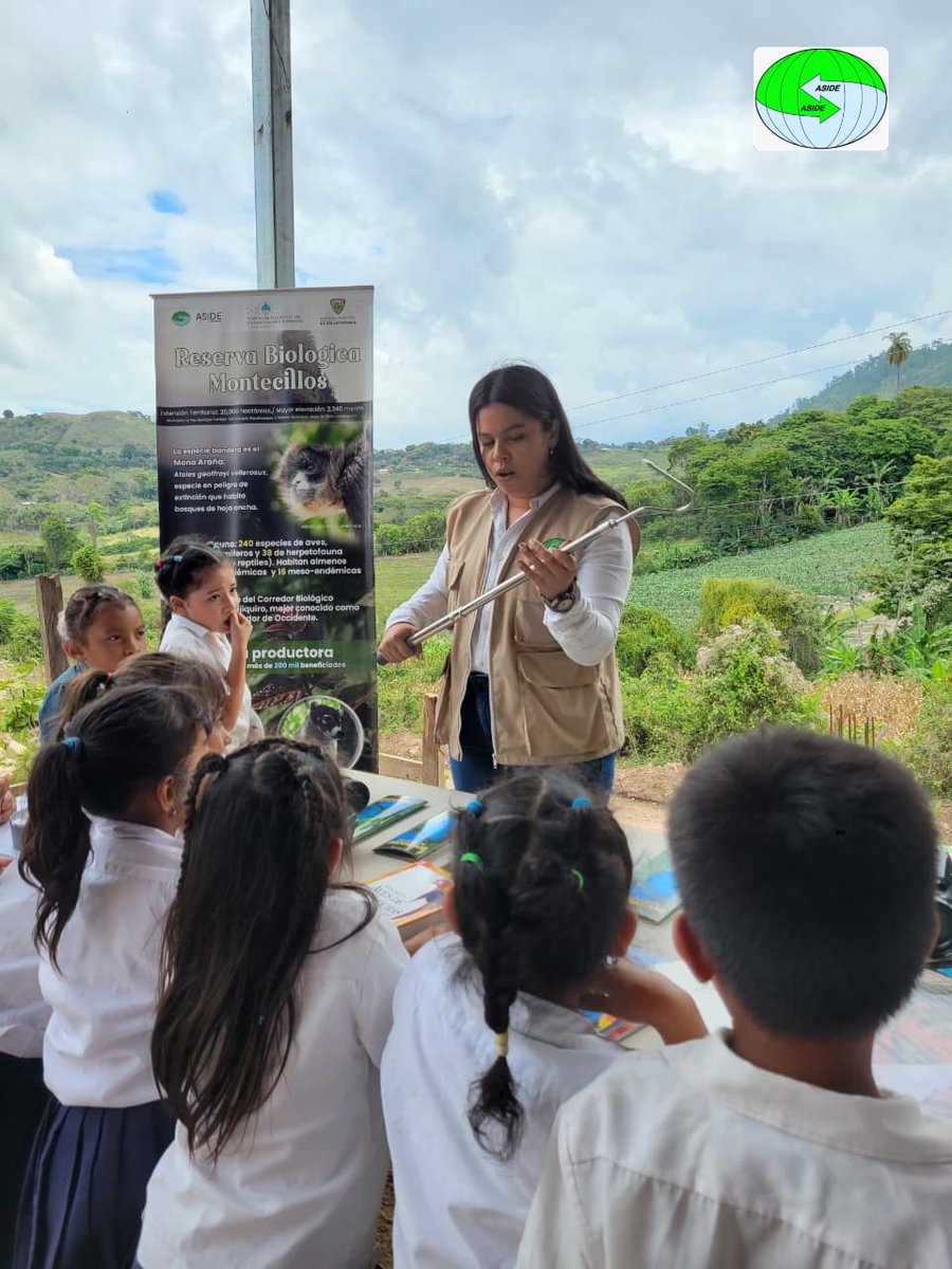 HondurasAside's tweet photo. 🌏En el marco del día de la tierra se realizo una feria ambiental en el Centro de Educación Básica José León Madrid, Siguatepeque donde se tocaron temas como:
● Áreas protegidas y vida Silvestre 
● El Agua
● Salud y Sanidad Forestal https://t.co/Fx2GDtMrFc