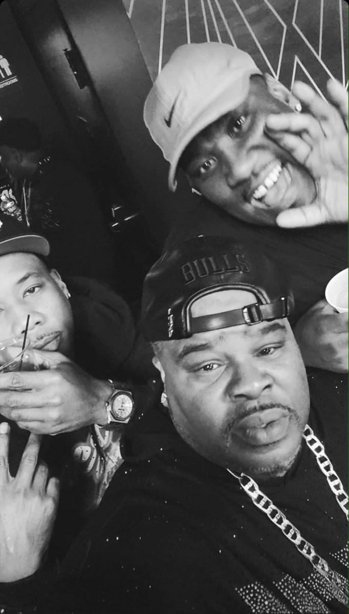 Kiiitho's tweet photo. What’s poppin 🖐🏾 https://t.co/wiu3eROGi0