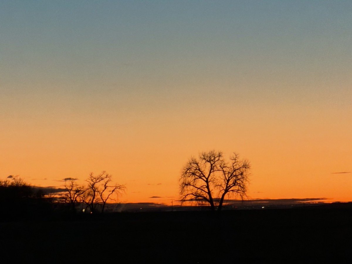 WuskyColo's tweet photo. Im so glad to live down south now
But Northern Colorado will forever be my home of homes. A special place in my heart. And i miss the sunsets :,) https://t.co/UtKdRi9LU1