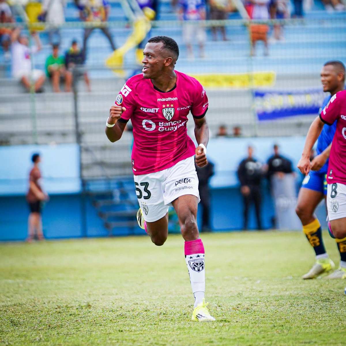 Independiente del Valle gana en Manta y recupera la cima de la LigaPro.
deporvito.com/independiente-…