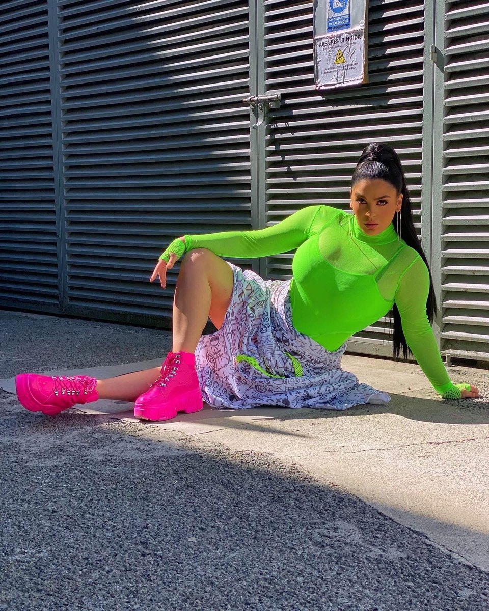 SharyWilliams's tweet photo. CurvyZelma Dinámica
💓🧁🦄💜
#LCDLF6
#Honesta
#TeamCurvyZelma
@TLMDRealities
@LCDLFTLMD
@LaJefaTLMD https://t.co/qoAyEyF7bu