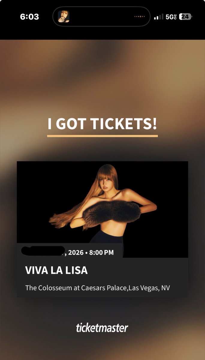 godislaIisa's tweet photo. After YEARS of supporting Lisa, getting VIP for her first concert is actually a big moment. I DID IT 😭😭😭 https://t.co/nbFEnThvLV