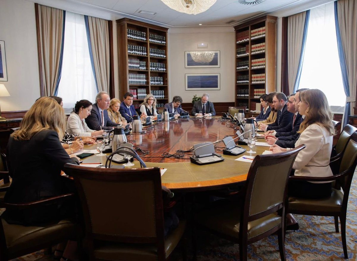 Samkharadze79's tweet photo. Grateful to the President &amp; multi-party representation of mixed Commission of 🇪🇦 Senate and Congress on EU affairs for warm reception &amp; insightful conversation about 🇬🇪-🇪🇦 bilateral relations,  🇬🇪 EU membership hurdles, our security challenges &amp; the importance of 🇬🇪-🇪🇺 dialogue. https://t.co/ifX1ybwNYU