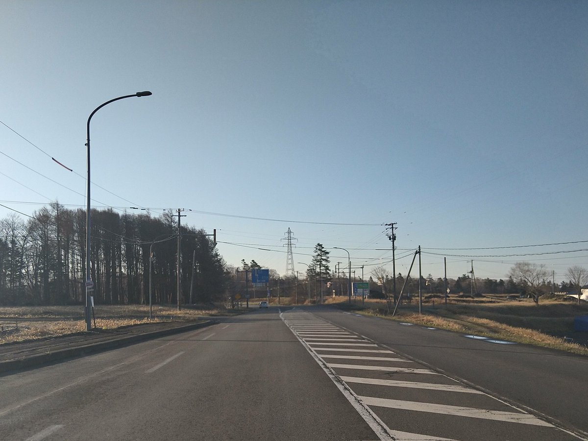 shigesan1975jp's tweet image. 本日早朝、#釧路市 〜 #浜中町 へ🚘️

釧路出発から、浜中到着まで晴れ☀
気温-2℃〜2℃、厳しい寒さ🥶

交通量は疎ら、スムーズな流れ🚗
河川から気嵐が発生して濃い霧がかかる場所も有り、まるで初冬に戻った様な風景🌫️

野生動物も活発に活動中🦌🦊

皆様、御安全に🚘️

#ドライブ #道東 #北海道