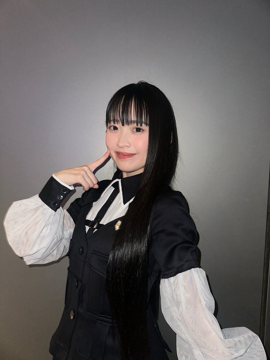 16thシングル『二つの道』 発売記念
5/2(土)リアル特典会

\\ 第2次受付は本日の14:00まで!! //

まだ悩んでいる方も、
ぜひ一度 #ありすの世界 に
迷い込んでみるのはいかがですか?🐇
ぜひお待ちしてますー!!!!🫶

#ナナニジ #ナナニジ3rd