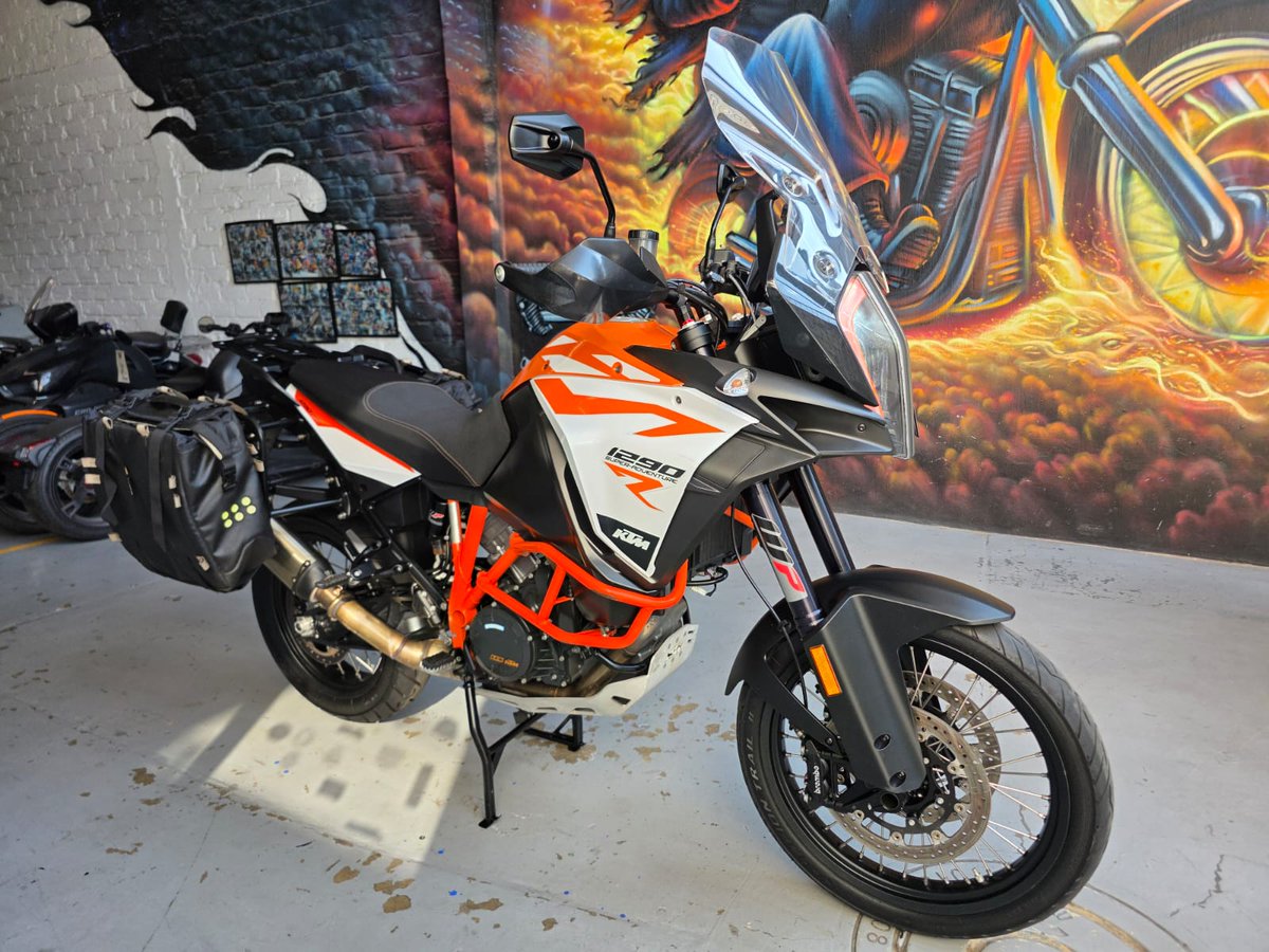 CyclehouseM's tweet image. 📢‼️️𝗗𝗜𝗦𝗣𝗢𝗡𝗜𝗕𝗟𝗘‼️📢

📣️APROVECHA Y ADQUIERE ESTA MOTO AUN CON PRECIO SIN ARANCELES📣

🏁"PORQUE EL JUGUETE SOLO SE HIZO MAS GRANDE. ¡ ESTRENA TU MOTO ESTE DIA DEL NIÑO!🏁

 ‼️KTM 1290 SUPER ADVENTURE R MODELO:2018 CON 23 MIL MILLAS EN $190,000 PESOS‼️

#seguidores