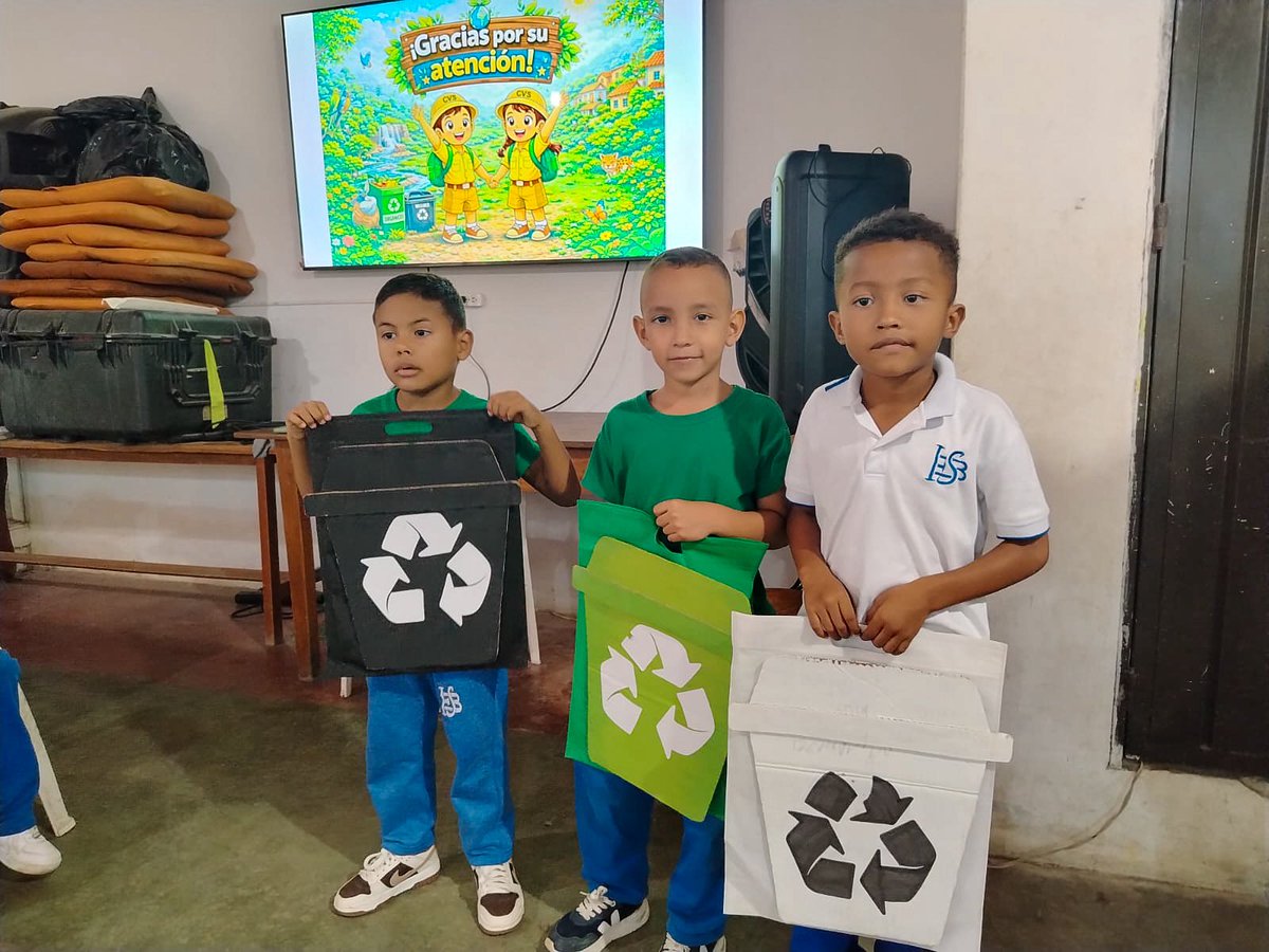 CorporacionCVS's tweet photo. #DíadelaTierra 🌍 La CVS llegó a la Institución Educativa San Bernardo en Montelíbano y a la Institución Educativa 24 de Mayo en Cereté para capacitar a estudiantes en el marco de esta fecha especial.

🧵👇🏻 https://t.co/1Fr6pPhLNt