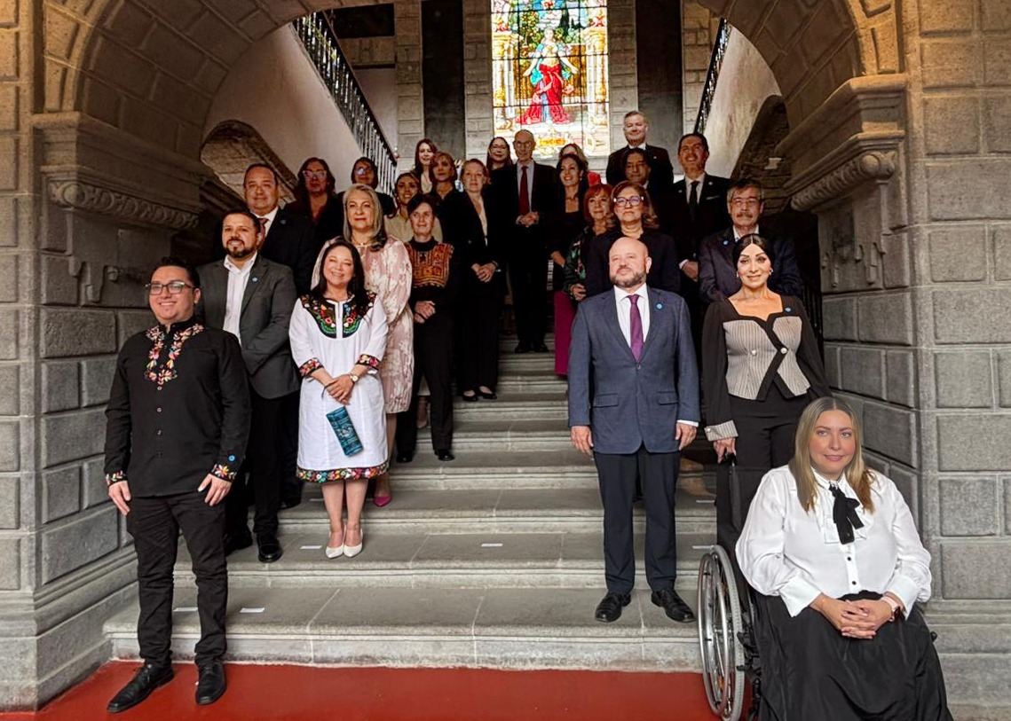 CDHCMX's tweet image. Presidenta de #CDHCM, Dolores González Saravia, participó en el encuentro de titulares de la Federación de Organismos Públicos de #DDHH con Alto Comisionado de Naciones Unidas para los Derechos Humanos @UNHumanRights, Volker Türk @volker_turk, en el marco de su visita a México.