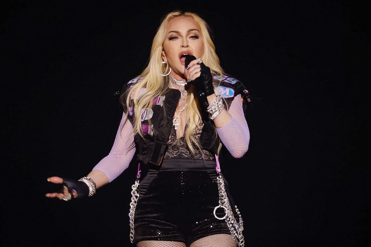 JumpOttawa's tweet photo. Madonna's ‘Confessions II’ Era is About to Begin! Here's Everything You Need to Know [WATCH]: https://t.co/Kb4CPBVeUo @Madonna 

#Madonna #Madonnafans #Confessions2 #dance #disco #music https://t.co/9c64ZqCJMp