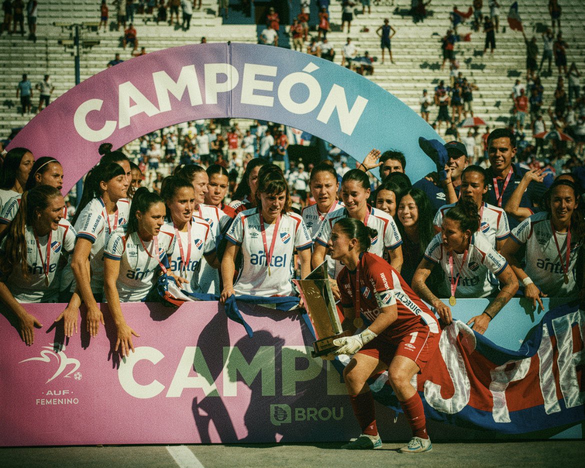 CNdeFfemenino's tweet photo. 4️⃣ 🏆 en 6️⃣ años

(lindo filtro) 😍 https://t.co/FDZhL5TQen