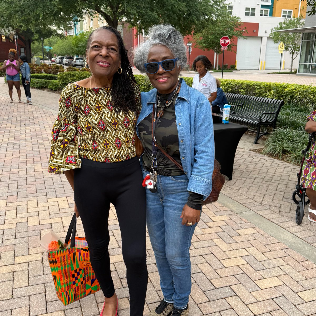 tampahaorg's tweet image. Commissioner Walker and residents enjoyed beautiful weather with a day of fun, and community spirit! From exciting activities for the children to music, dancing and refreshing treats, it was the perfect way to kick off the season. 

#CommunityStrong #ResidentEngagement #THAStrong