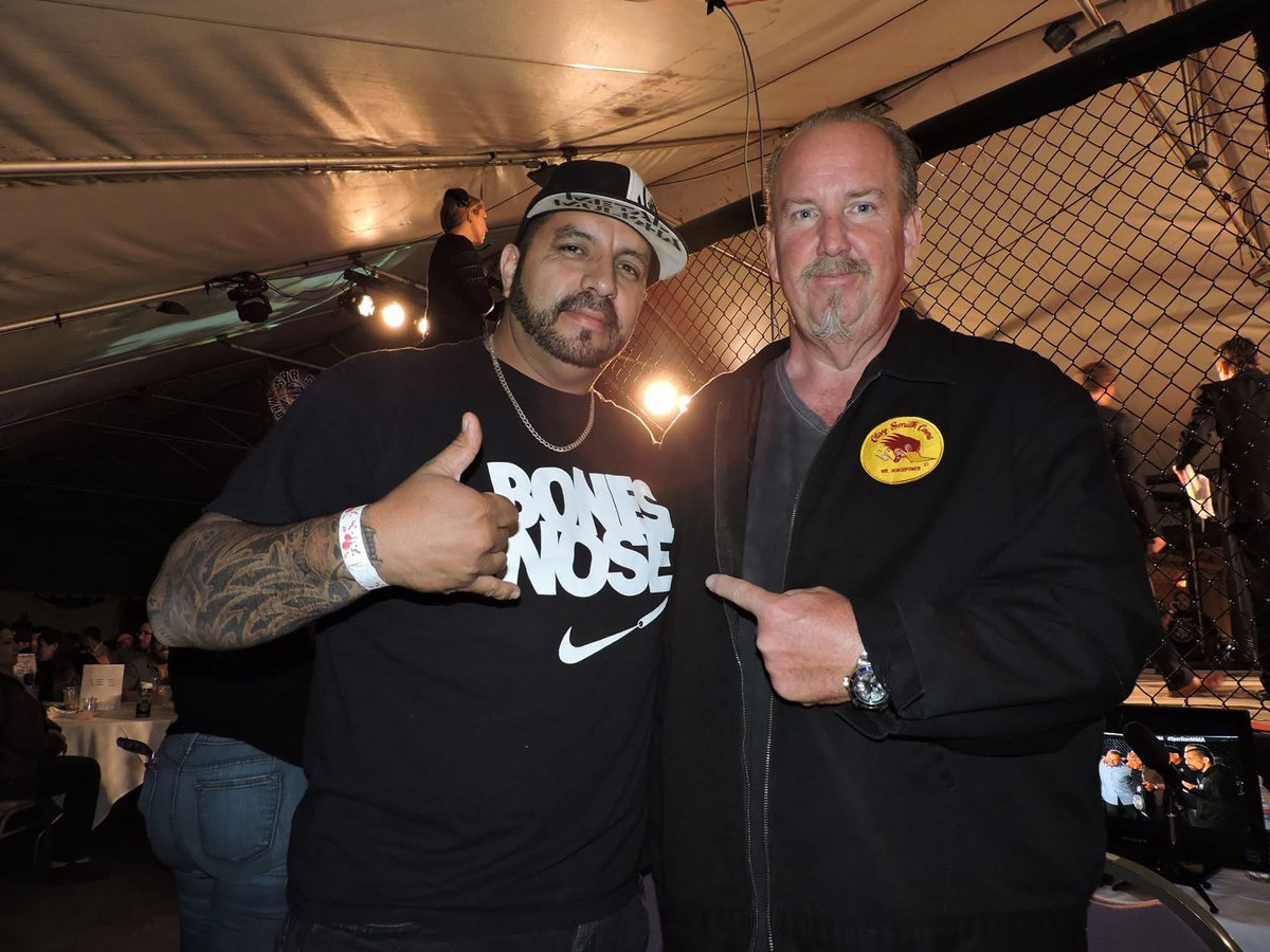KALMADO87's tweet photo. Just Finding Out My Buddy @DarrellGambler ( Storage Wars )Has Passed Away This Morning. I Remember How Nice And Outgoing Friend He Was. Even Asking Me For Favors To Speak To @MieshaTate On FaceTime During Her Signing. RIP My Friend 🙏🏼💔 @SparStarMMA https://t.co/y5H5G9vpZ6