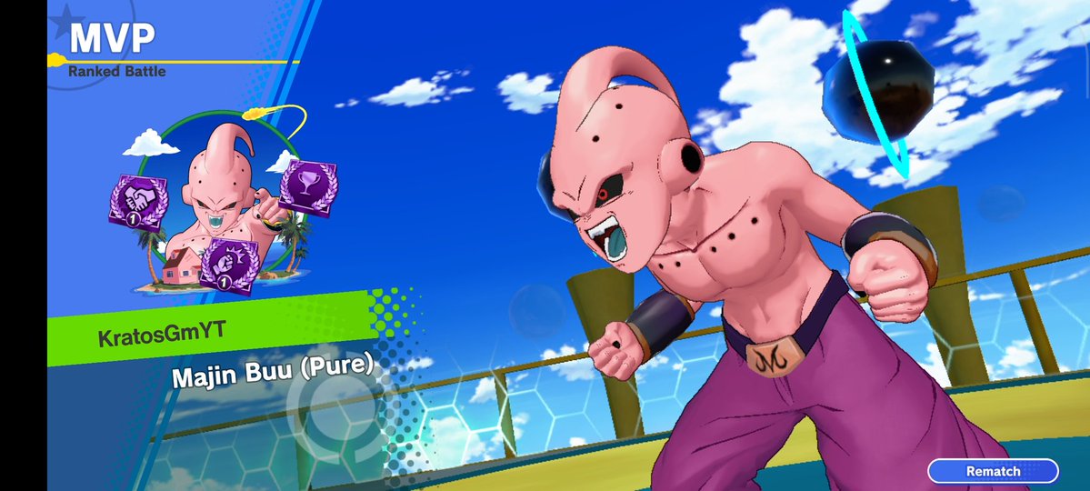 El enano es una locura con los martillitos