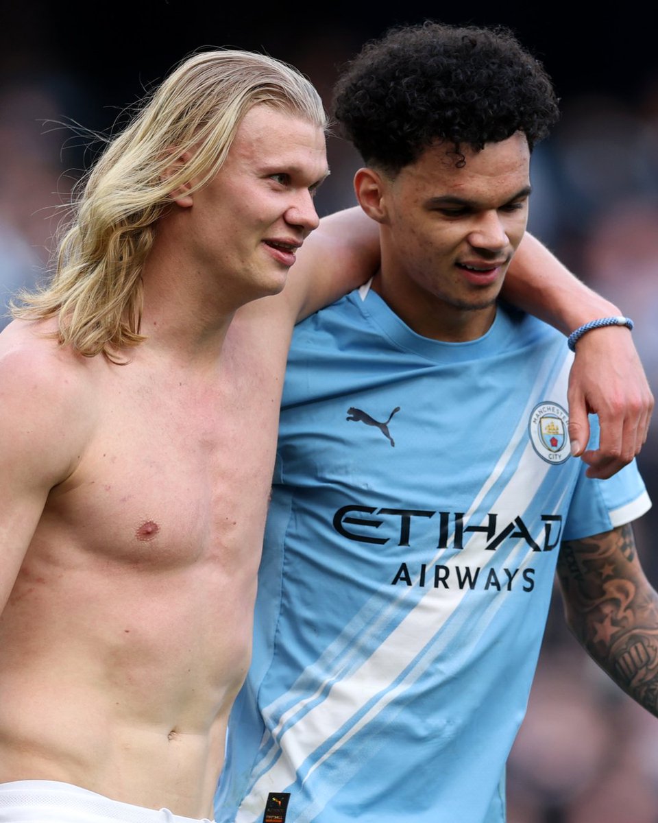 OfficialFPL's tweet image. Man City players in Double Gameweek 33:

Khusanov - 15 points
O'Reilly - 13 points
Cherki - 13 points
Haaland - 13 points
Nunes - 11 points
Guehi - 8 points
Ait-Nouri - 8 points
Doku - 8 points
Donnarumma - 8 points

How many do you own? 👀

#FPL