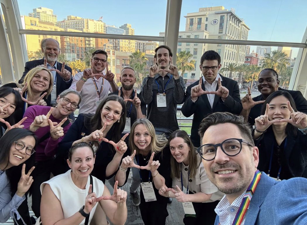 BobCarterMD's tweet photo. Led by Dr. Brenda Heaton, Associate Dean for Research, and Dean Rory Hume, our School of Dentistry is actively advancing and building our research faculty group. @UofUDentistry is leading the way in developing integrated oral and whole person health across @UofUHealth. Thank you for your leadership!