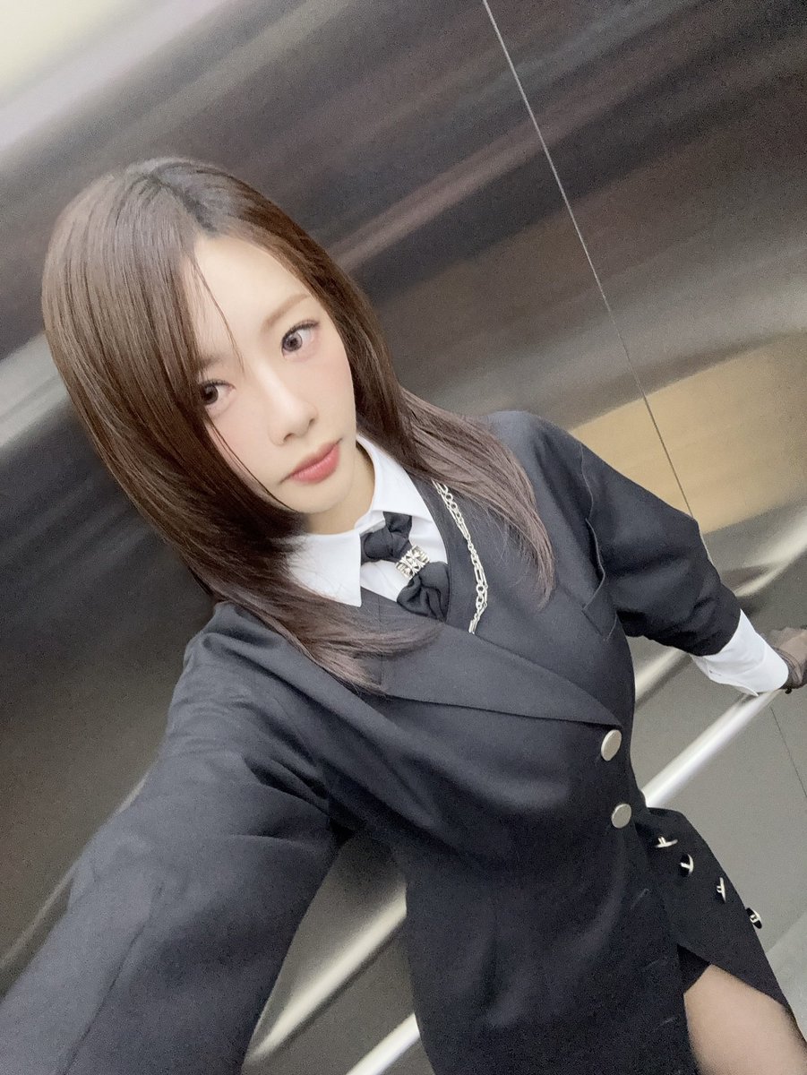 지유야 오늘도 행복한 하루! ٩(๑> ₃ < )۶♥