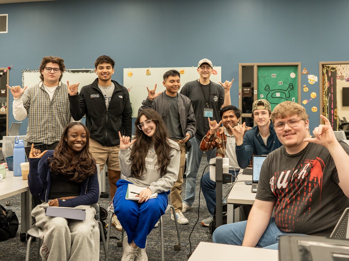 StudentsAtUTSA's tweet photo. Don't let finals sneak up on you! Swing by the Tutoring Center in the MS Building (right behind the Rowdy Statue) and get the support you need to succeed. https://t.co/vVfHkQznn9