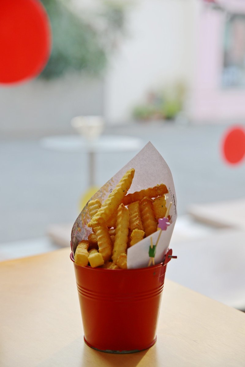 Ronan Dewar tweet media